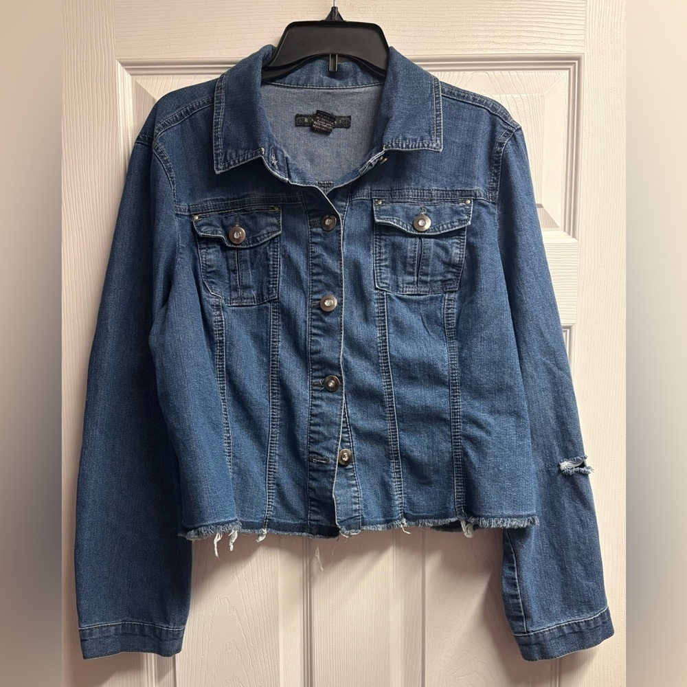 Baccini Denim Jacket W/ Distressing Size XL - Picture 1 of 4